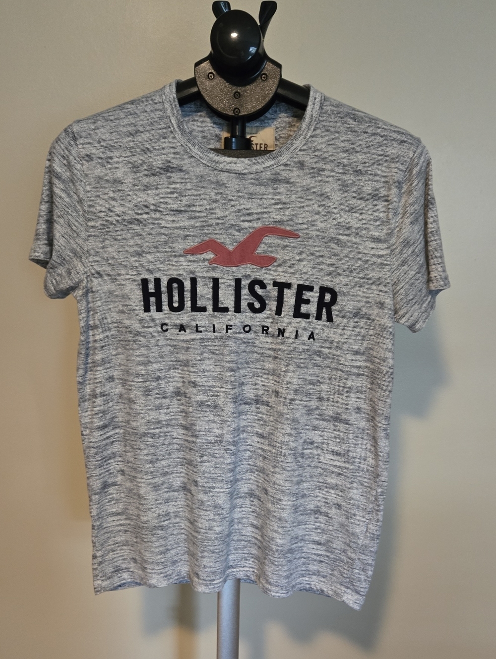 Hollister Heather Gray Short Sleeve Logo Tee with Red Graphic